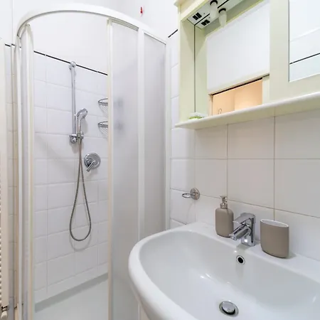 Apartment Falcon House - Nel Cuore Di *