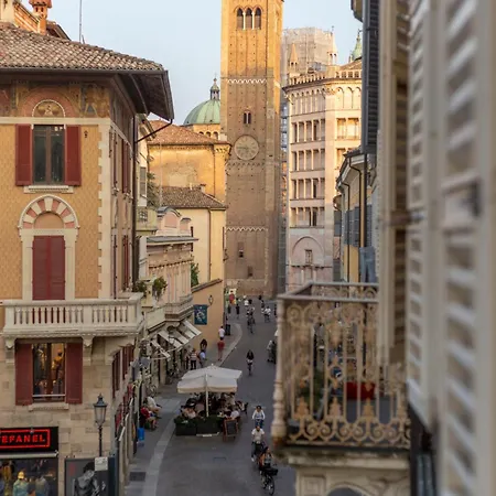 Falcon House - Nel Cuore Di Apartment Parma