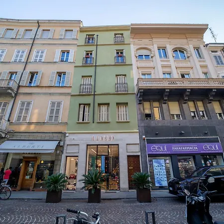 Falcon House - Nel Cuore Di