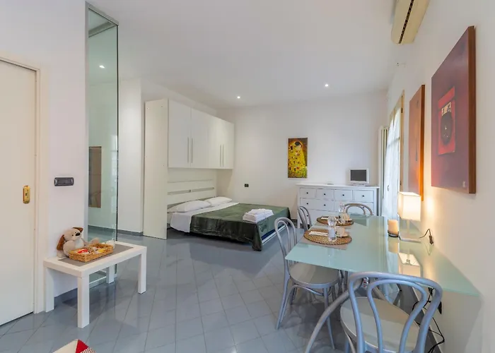 Apartment Falcon House - Nel Cuore Di *
