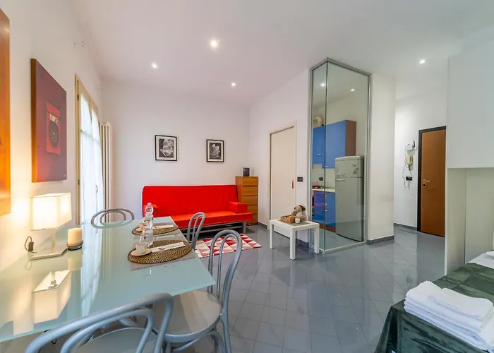 Falcon House - Nel Cuore Di