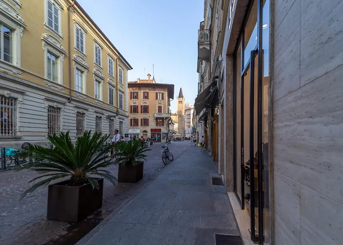 Falcon House - Nel Cuore Di Parma