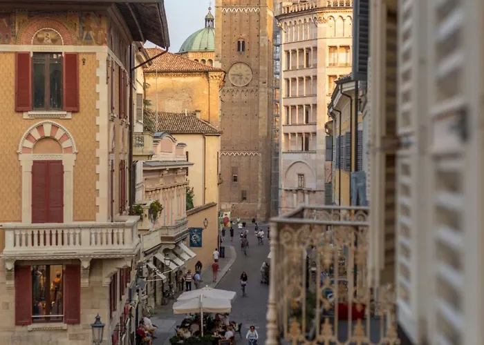 Falcon House - Nel Cuore Di Apartment Parma