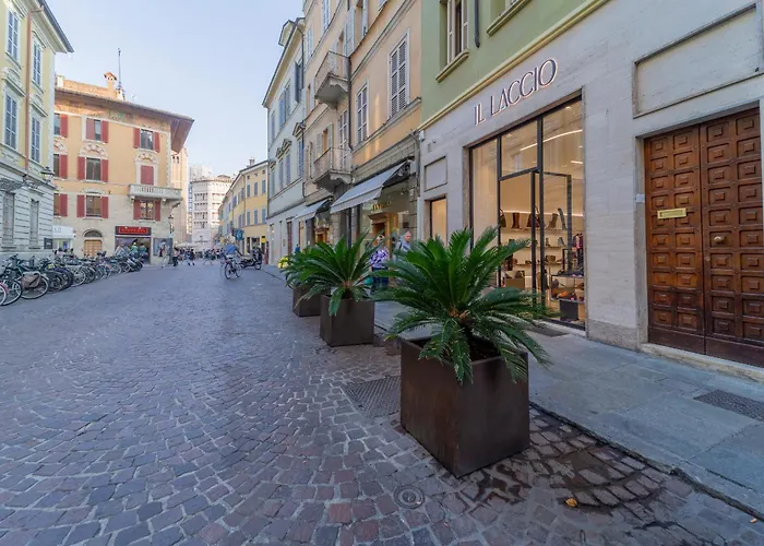 Falcon House - Nel Cuore Di